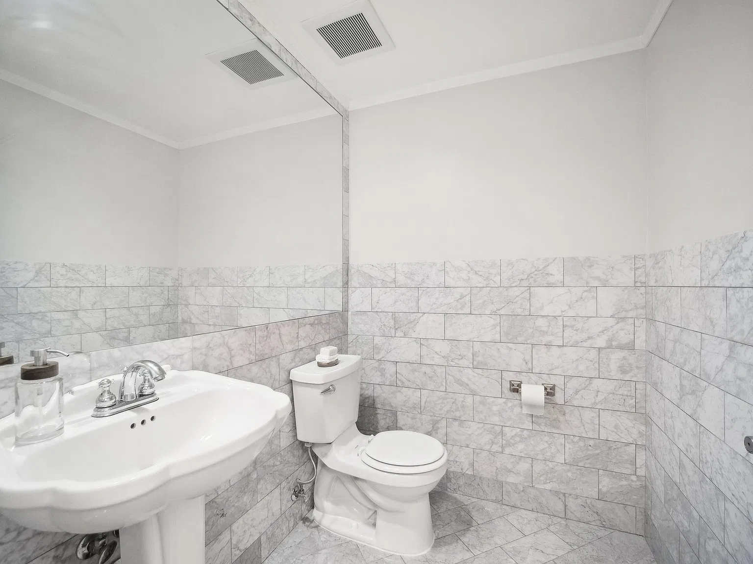 3 bed, 1783 sqft, $4,950 — Photo 4