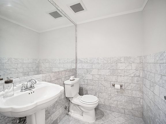 4th image of 11989 Laurelwood Dr APT 3