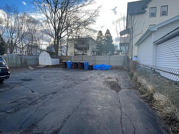 3rd image of 418 East St #3
