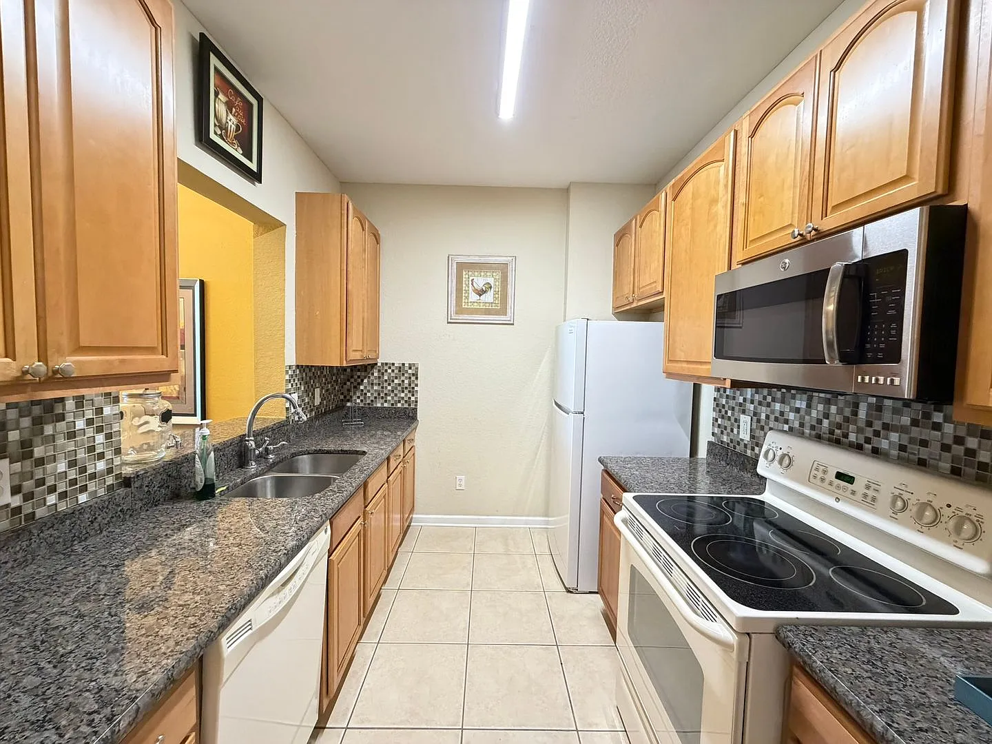 Perfect Apartment Waiting For You! Fully Furnished! — Photo 4