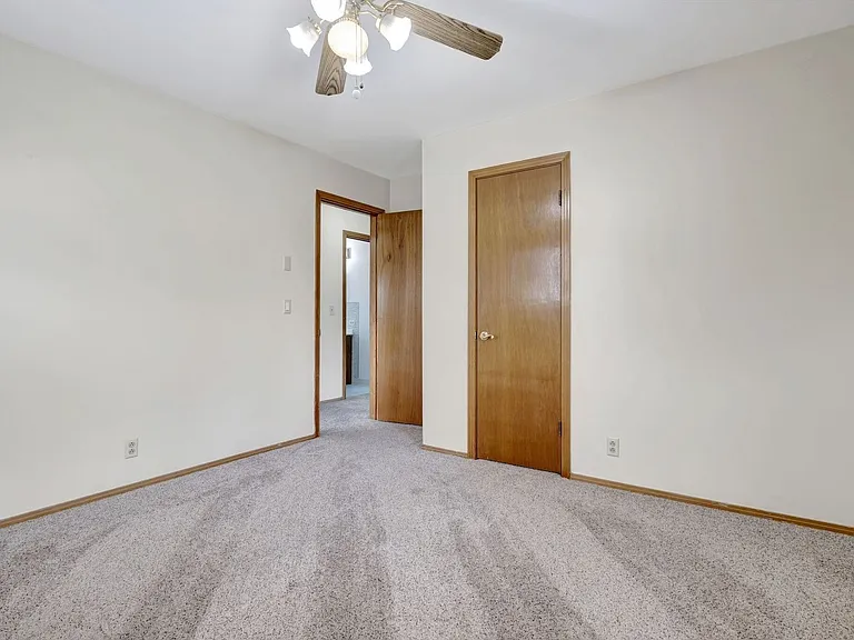 211 Friendship Dr — Photo 12