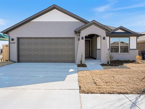 2nd image of 6608 SE 84th St