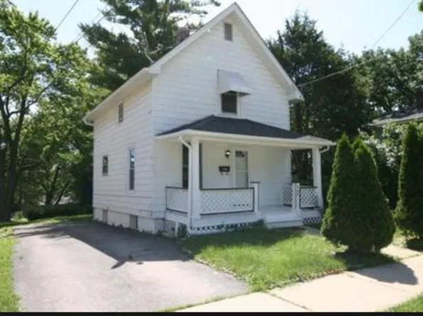 409 Wilcox Ave, Elgin, IL 60123