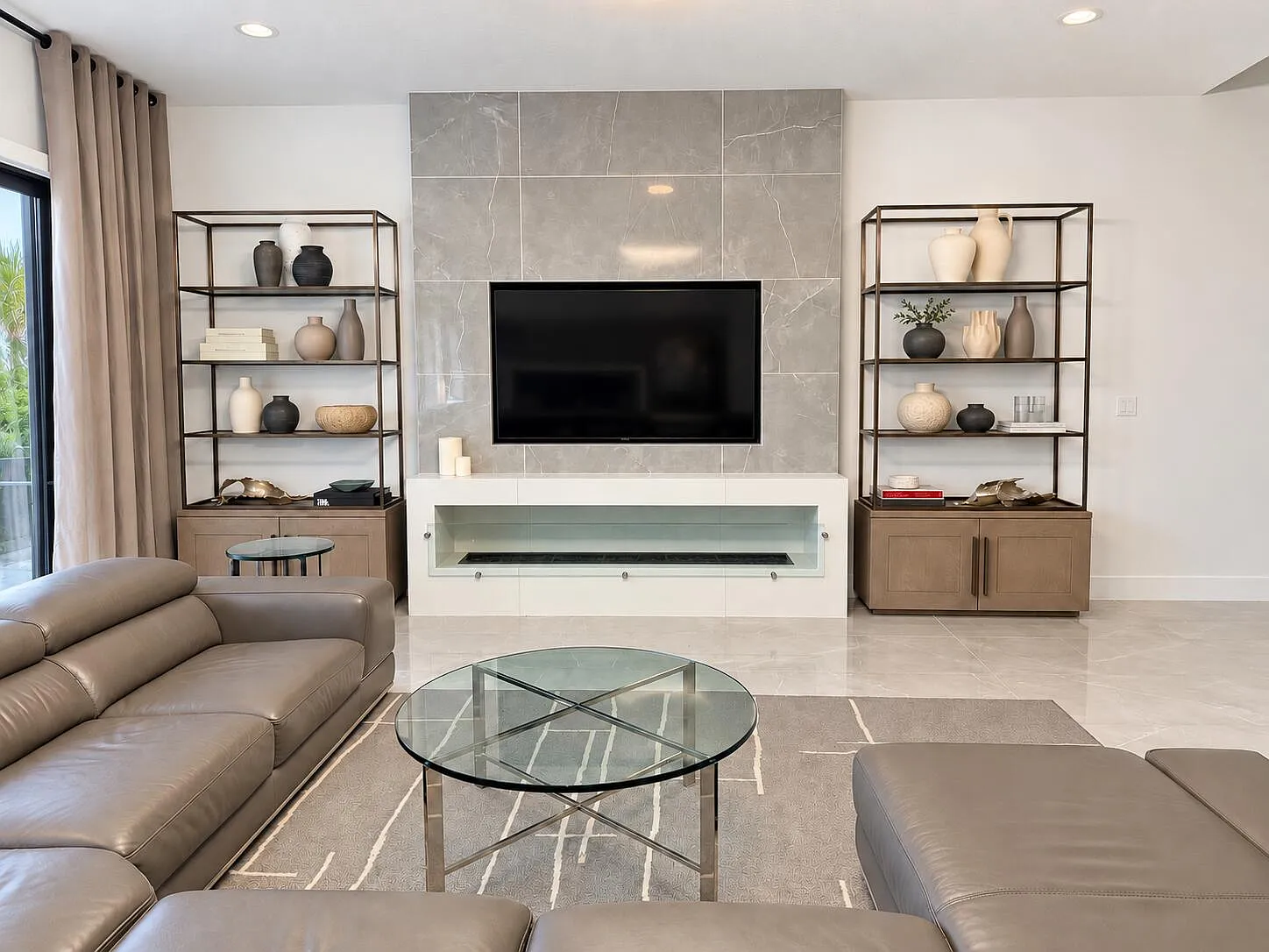 5 bed, 5.0 bath, 3659 sqft, $13,500 — Photo 4