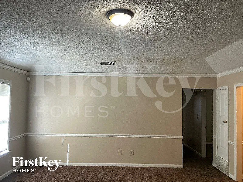 3 bed, 2.0 bath, 1270 sqft, $1,430 — Photo 4