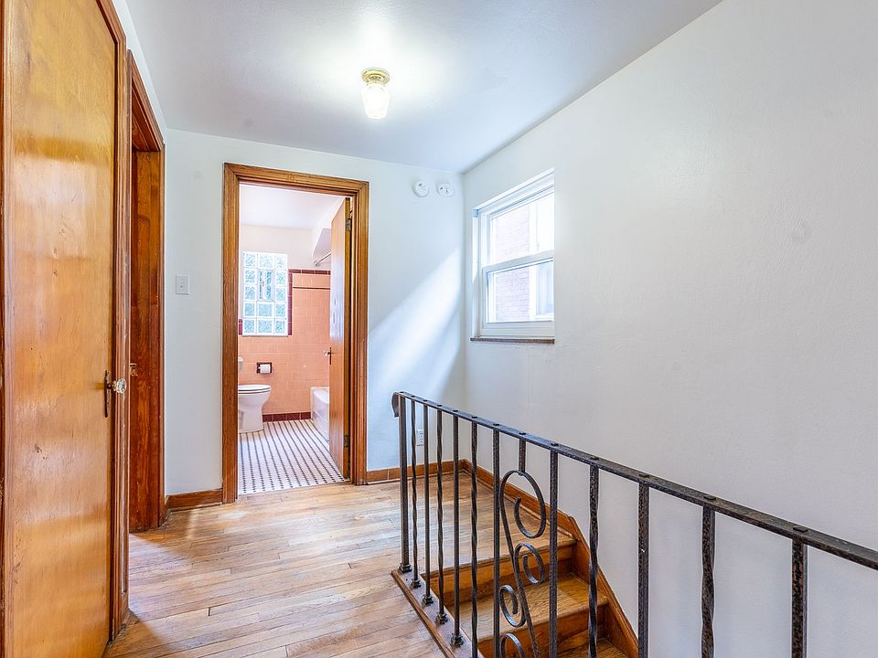 1st image of 352 W 12th Ave #1