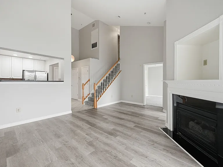 191 Somervelle St #407 — Photo 4