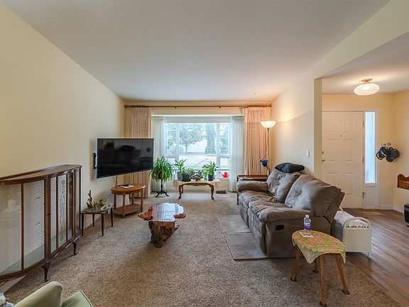 3rd image of 3400 Wilson St #109