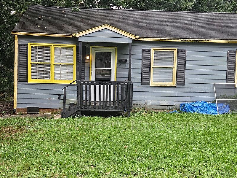 1st image of 811 Carver St