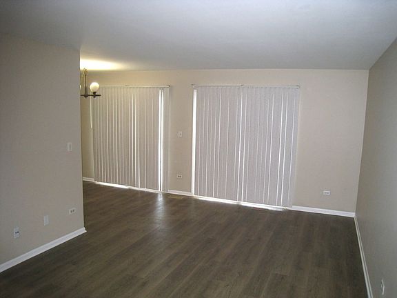 3rd image of 876 Cross Creek Ct #1B