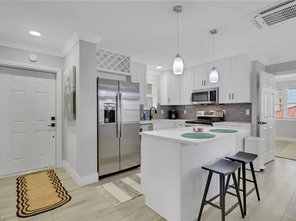 10701 Gulf Shore Dr, Naples, FL