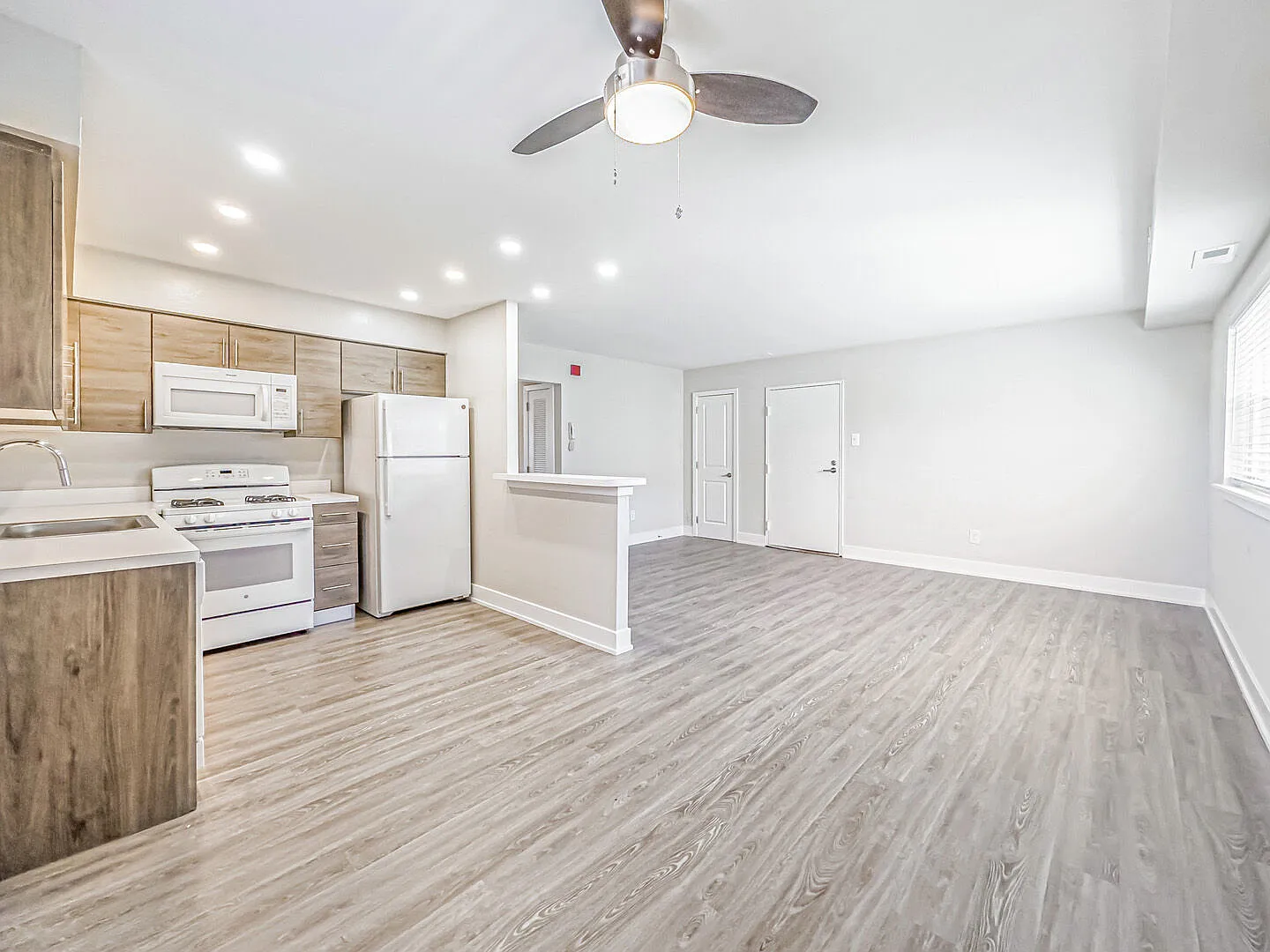 Forest Station Apartments — Photo 3