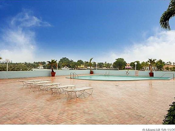 4th image of 5838 Collins Ave Penthouse A