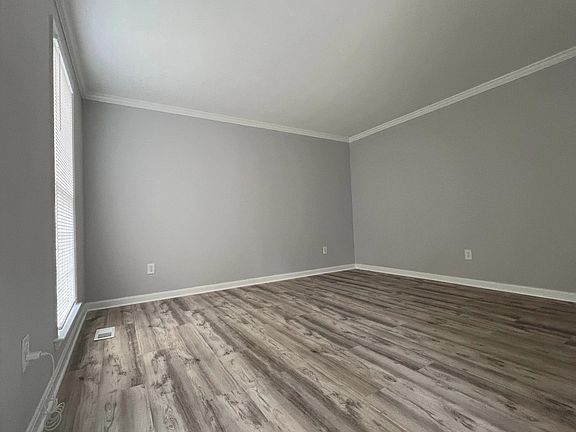 4th image of 15116 Serbian Ln