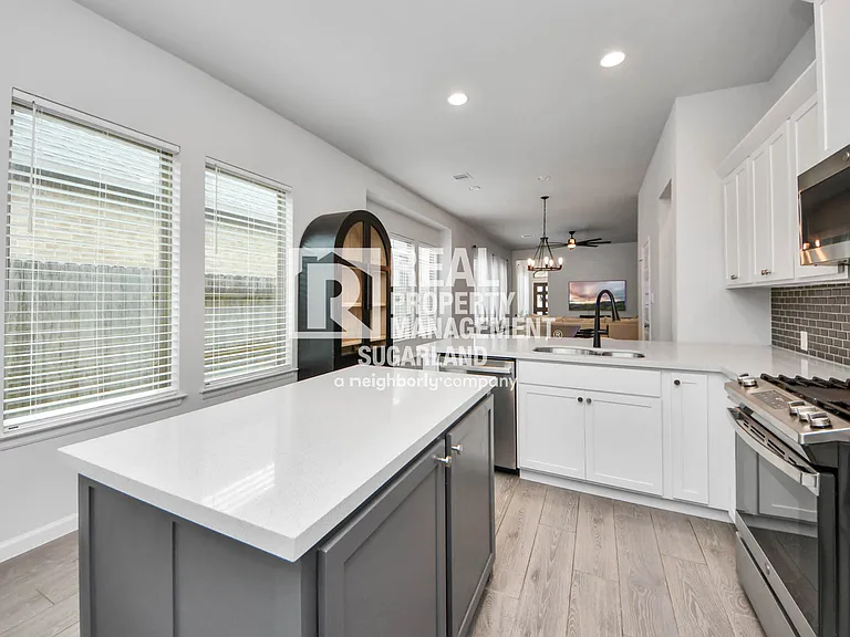 4219 Colony Ln — Photo 13
