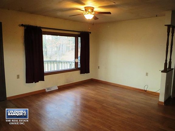 Living Room-Wood Lamanate flrs