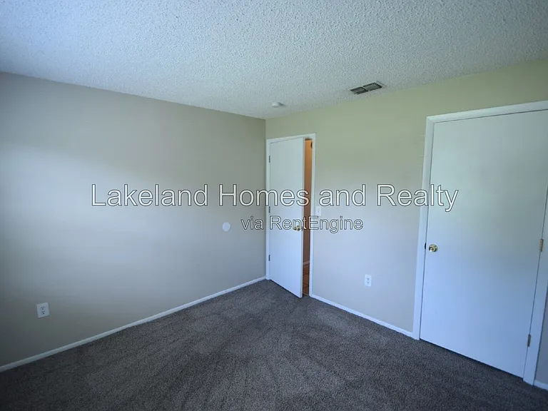 1204 Honeytree Ln W — Photo 39