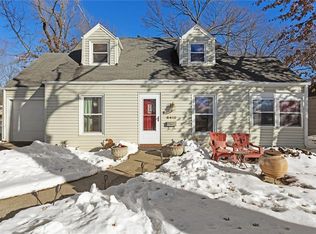 8419 Ward Pkwy, Kansas City, MO 64114