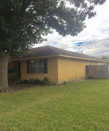 2nd image of 1305 Patricia Ln