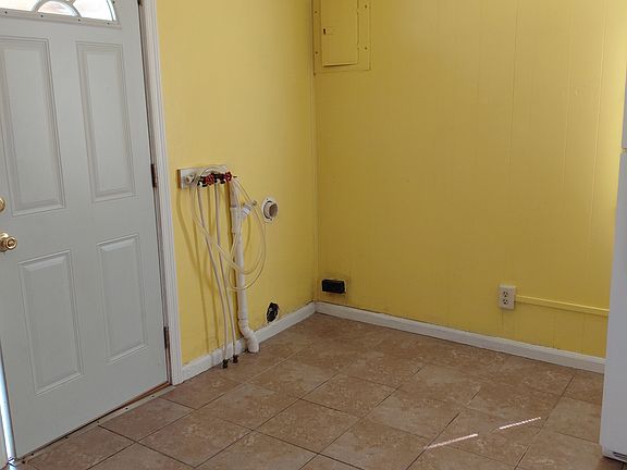 5th image of 1824 E 23rd St