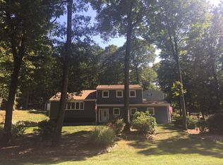 2 Crest Dr, Long Valley, NJ 07853