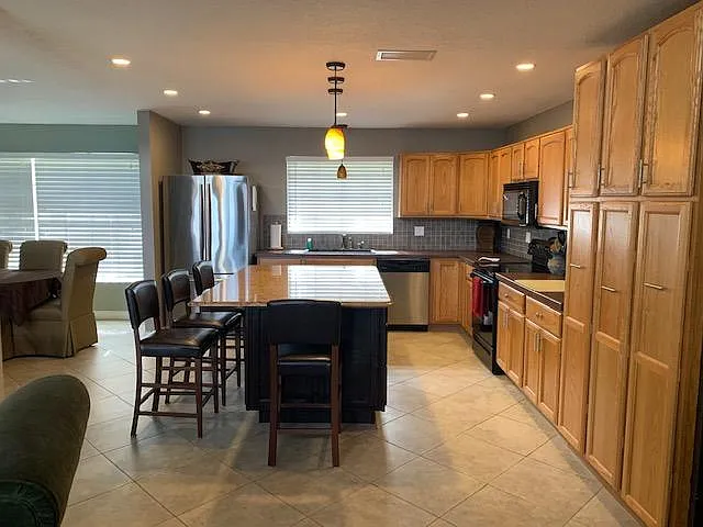 Slade Dr — Photo 10