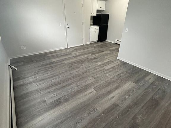 5th image of 126 E 5th St S APT 5