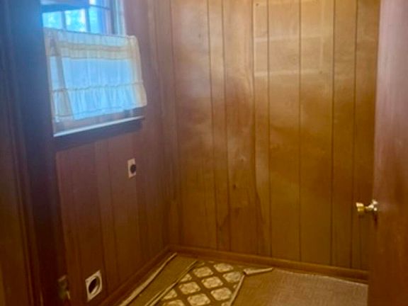 4th image of 213 Rollingwood Drive