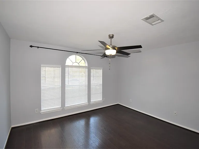 18319 Forest Dew Dr — Photo 6
