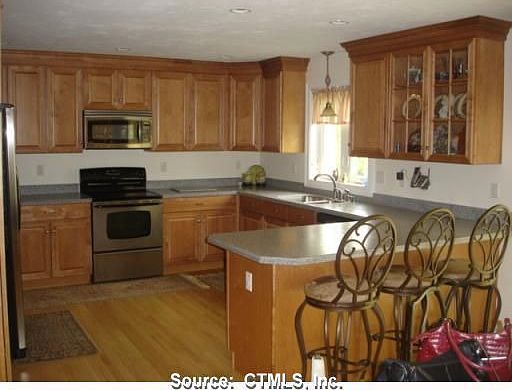 2nd image of 303 Garden Cir