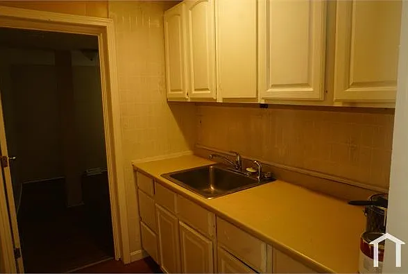 161 Belmont St #1 — Photo 8