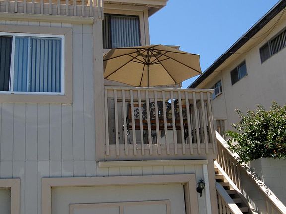 Cheerful Lantern Village Upper