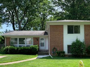 9211 Bardon Rd, Bethesda, MD 20814