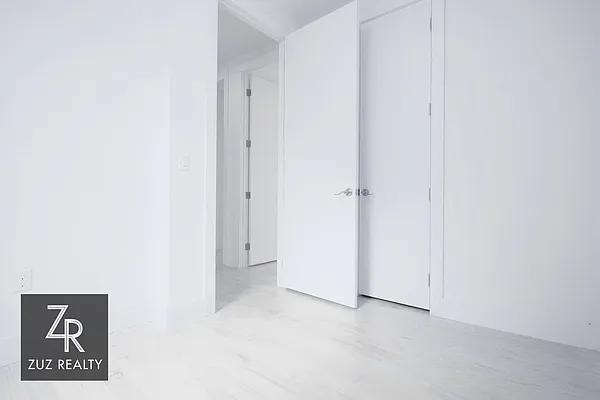 Rented by Zuz Realty | media 12