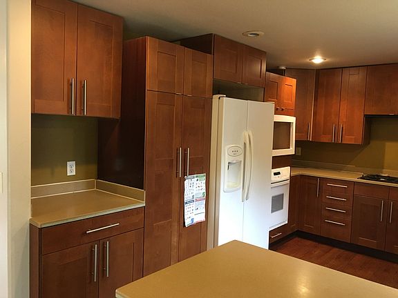 4th image of 10615 NE 18th St