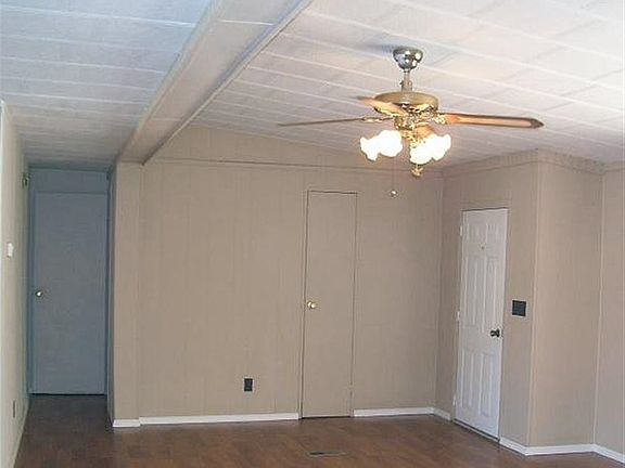 5th image of 1708 Leonard Dr