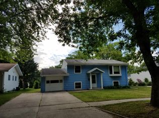 1421 18th St S, Fargo, ND 58103