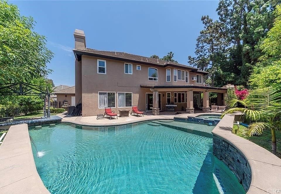 1st image of 450 S Estate Dr