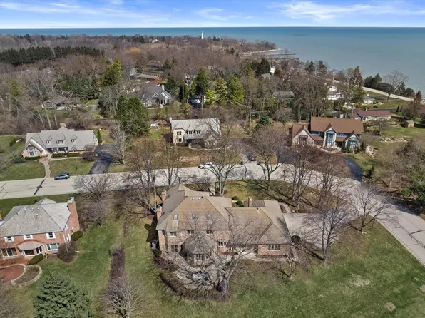 130 Lamplighter LANE, Wind Point, WI 53402