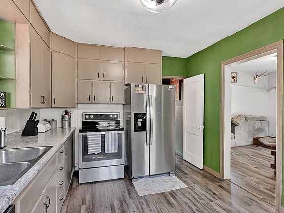 4th image of 620 8th Ave E