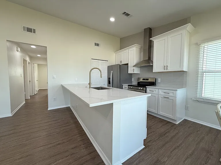 200 Pensacola Beach Rd #M5 — Photo 4