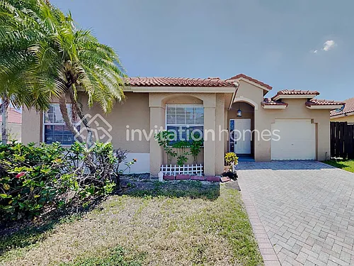 8103 SW 157th Pl Photo 1