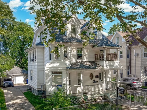 76 Acushnet Ave, Springfield, MA 01105