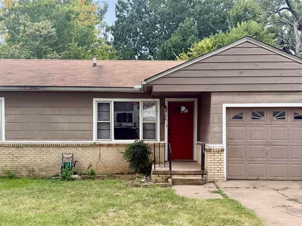 304 S 10th St, Ponca City, OK 74601