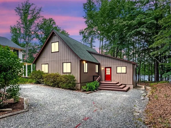 144 Lake Caroline Dr, Ruther Glen, VA 22546