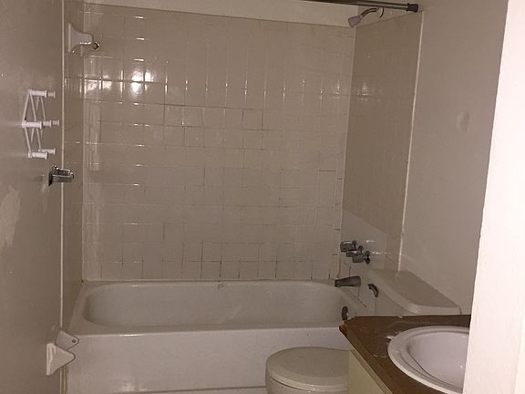 2nd image of 2804 E Clark St APT B