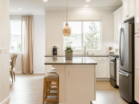 3rd image of 111 Hudson Pl #64