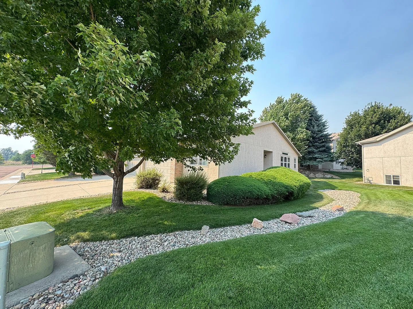 4 Bedroom 3.5 Bath in Widefield — Photo 3