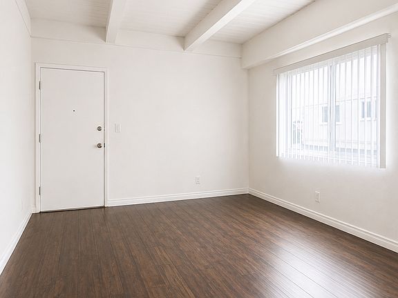 5th image of 3730 Clarington Ave APT 5