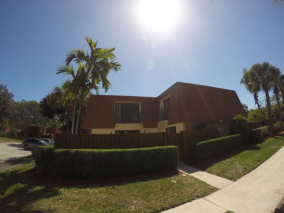 1st image of 101 Live Oak Ln